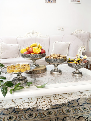 سرویس پذیرایی مسی کروم ۴ تیکه گلبرگ درشت گل سیاه قلم