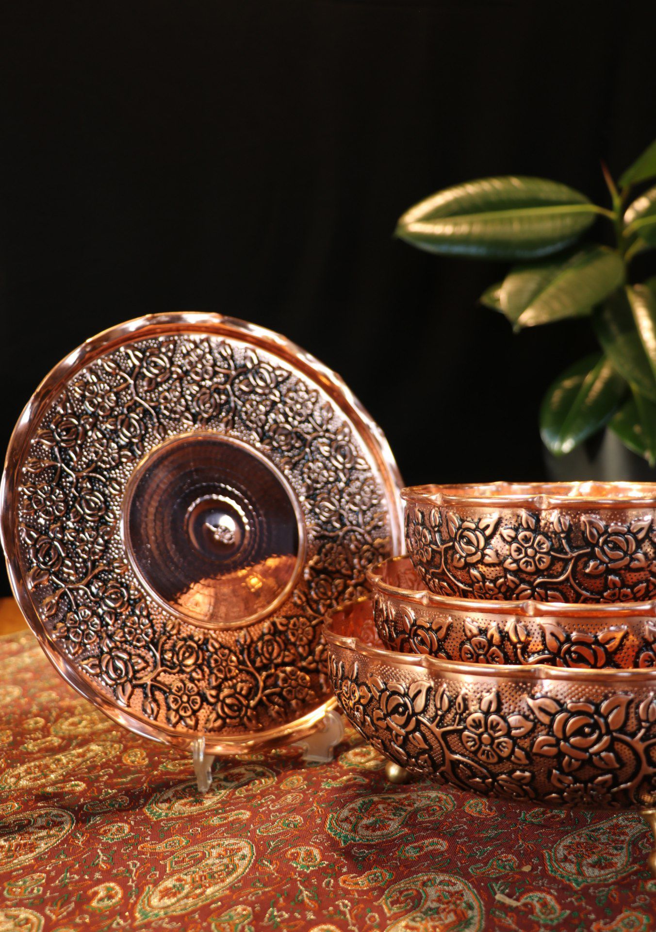 سرویس پذیرایی مسی ۴ تیکه سلطنتی گلبرگ درشت