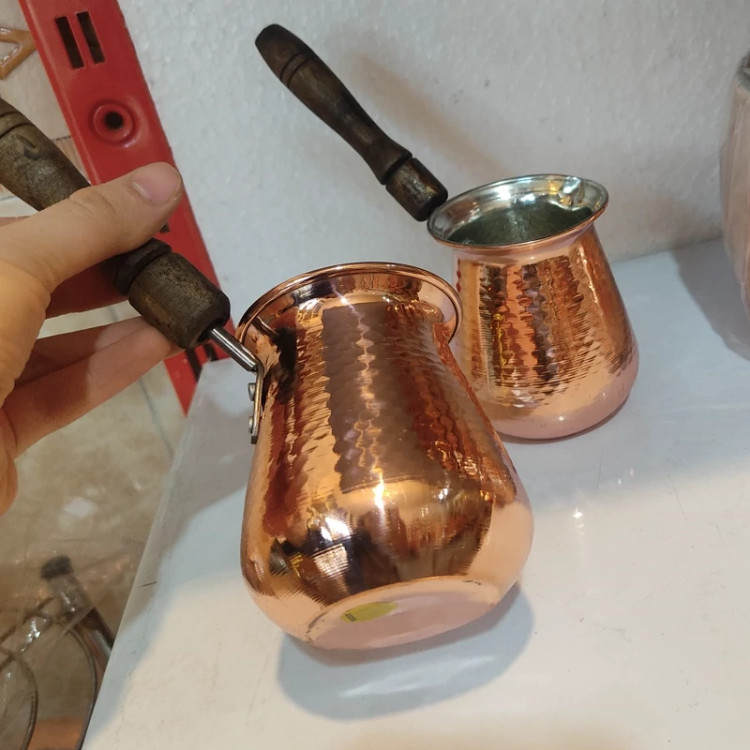 قهوه جوش مسی و شیر جوش مسی چکشی متوسط دسته چوبی مسی نانو رنگ ثابت چکشی